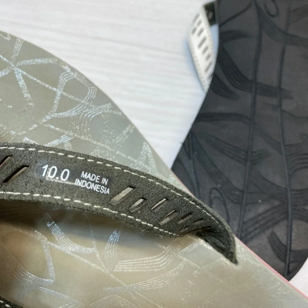 Oakley Mens Size 10 Flip Flop Sandals Sport Thong Gray White Foam Surf Shoe